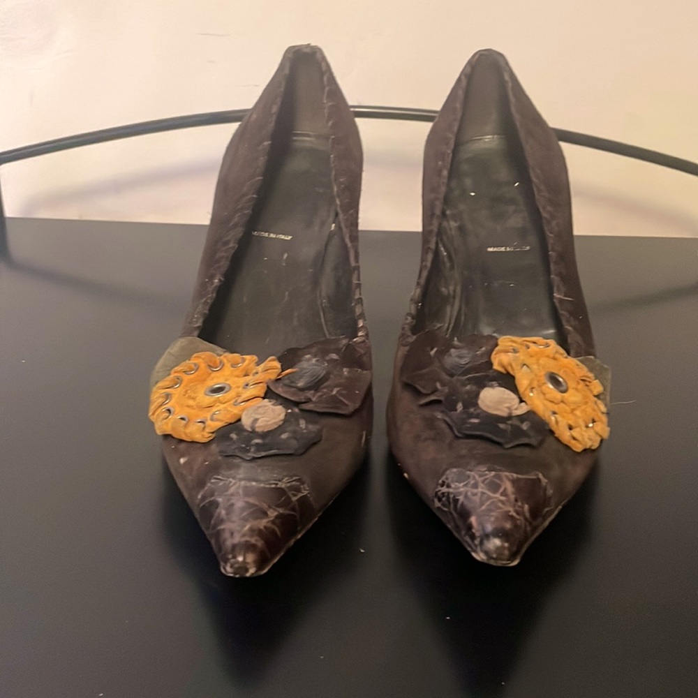 Vintage MiuMiu Pump with Floral Appliqué